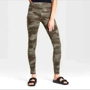 Wild Fable Leggings Green Camouflage Camo Print Pockets High Waist Pants XS NWT